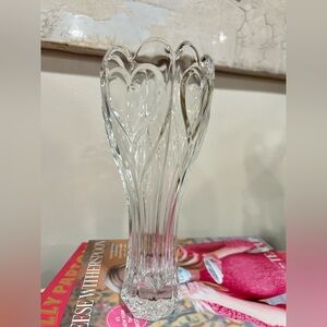 Vintage crystal vase with heart details